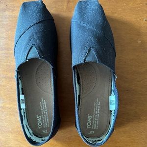 Black womens TOMS size 9 NEVER WORN